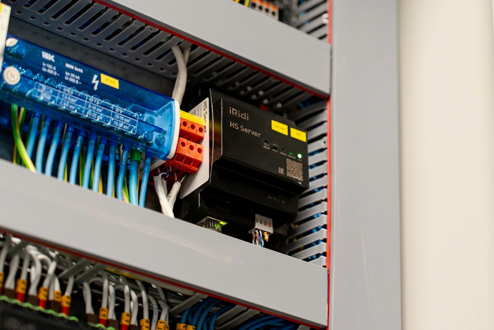 Weighing controller in an electrical panel